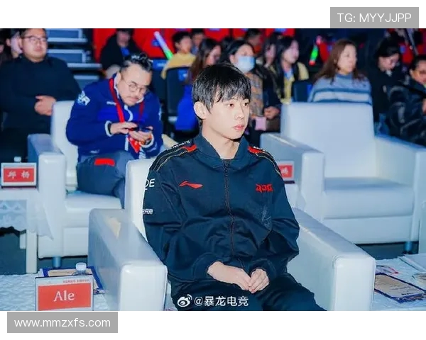 JDG在冠军杯中的强势表现分析与战术解读